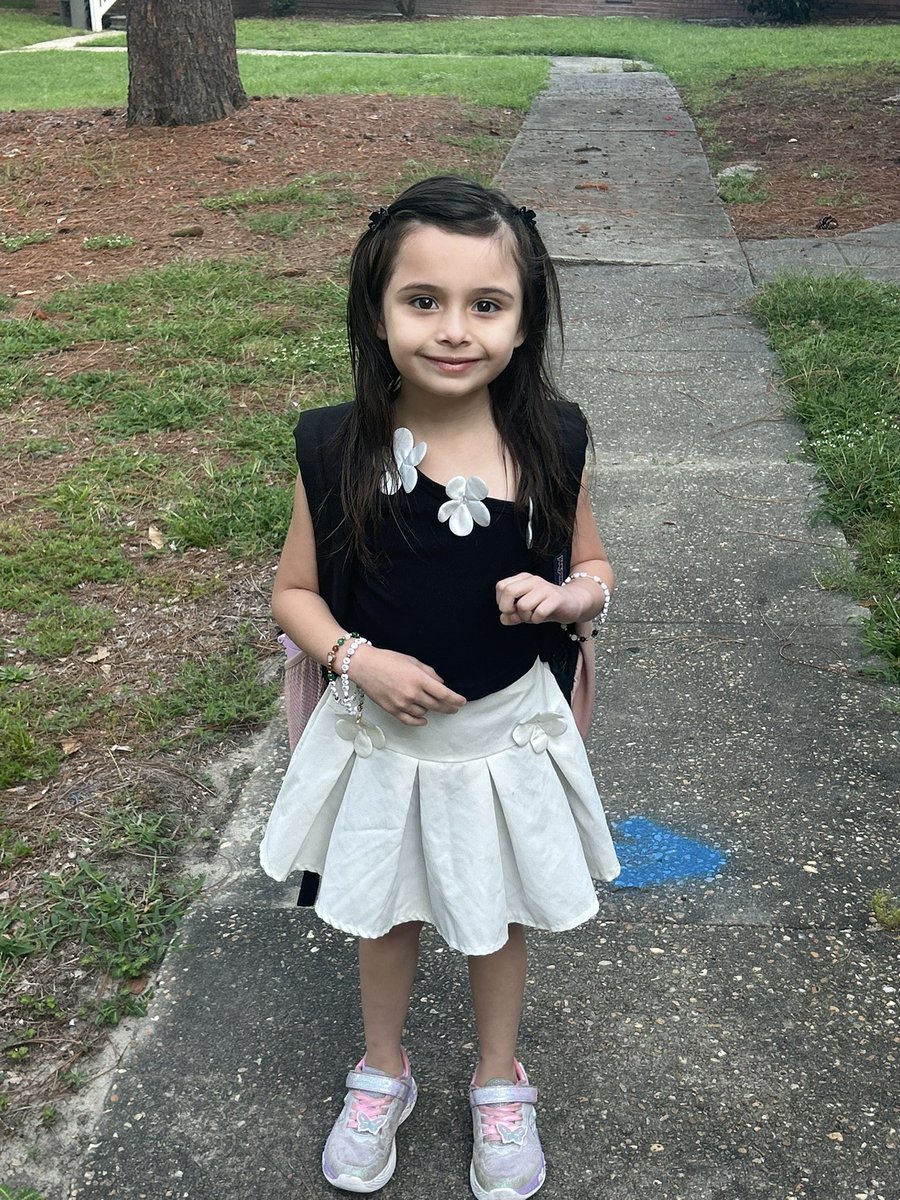 maranda_swiftie's tweet photo. Maria’s smile and cute little getup for today. Her last month of being 5. Can’t believe she’ll be 6 in October ♥️ https://t.co/7im5vKqiMw