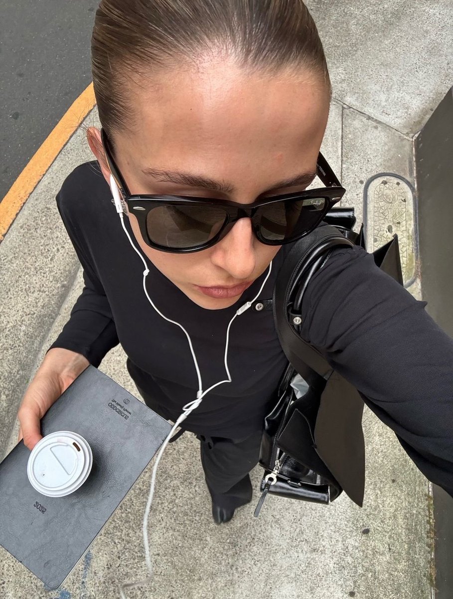 fasshionlover's tweet photo. work work work https://t.co/fVmRcGwxAH