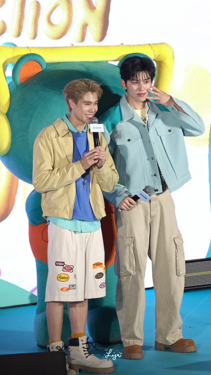 lyr_ppw's tweet photo. อยากทำให้พุอะดิ้555

PPP FAMILY AQUAFLASK

#AquaFlaskxPondPhuwin https://t.co/sbJOnAThRs
