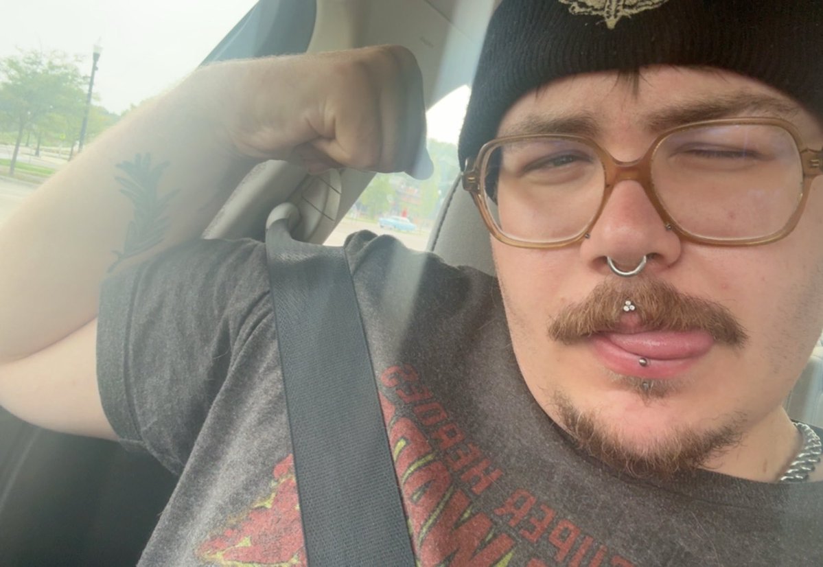 chubbyheretic's tweet photo. I wanna be a slut so bad but my heart (and ass) is too big😓 https://t.co/cAu7uDQuOD
