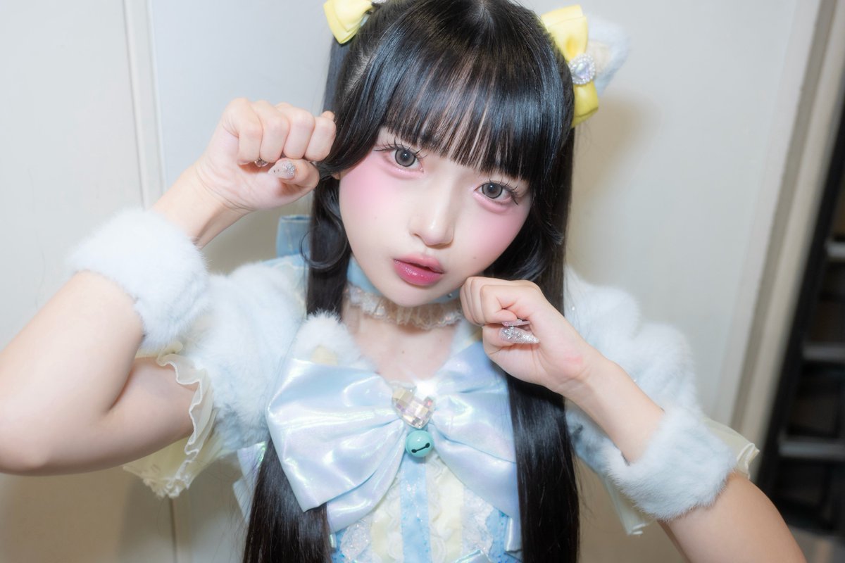 Momo_Pchuu's tweet photo. 飼い慣らしてくれるかにゃ🎀🩵💛 https://t.co/1WhSg70iX1