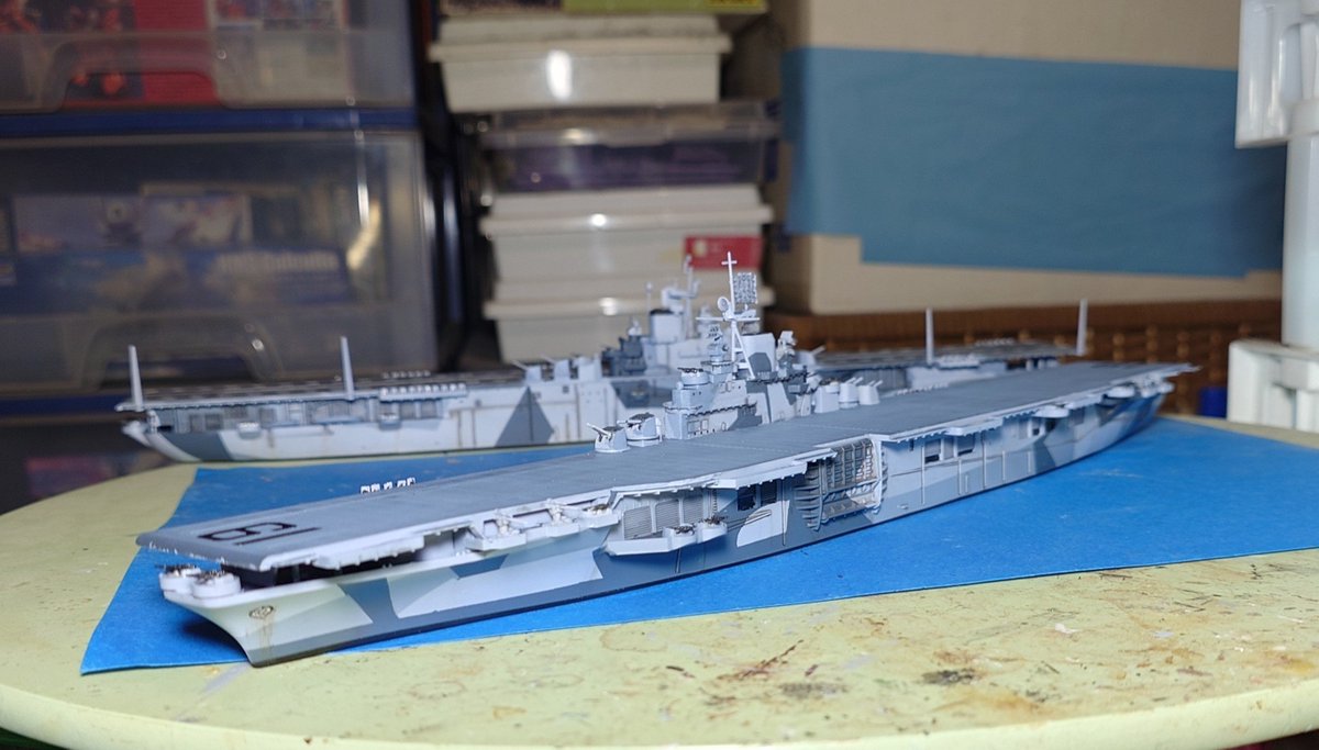 pipocyun's tweet photo. ハンコックの艤装はまだ終わりません。
制作にあたってネットの情報と艦船模型スペシャルのバックナンバーNo.9を参考にしました。迷彩パターンやカラーチャート艦のデータ、艦載機の説明、入手可能なキットの紹介など、これから作ろうとする人に寄り添った内容が参考にしててありがたかったです。 https://t.co/Cv8R7FHlWR