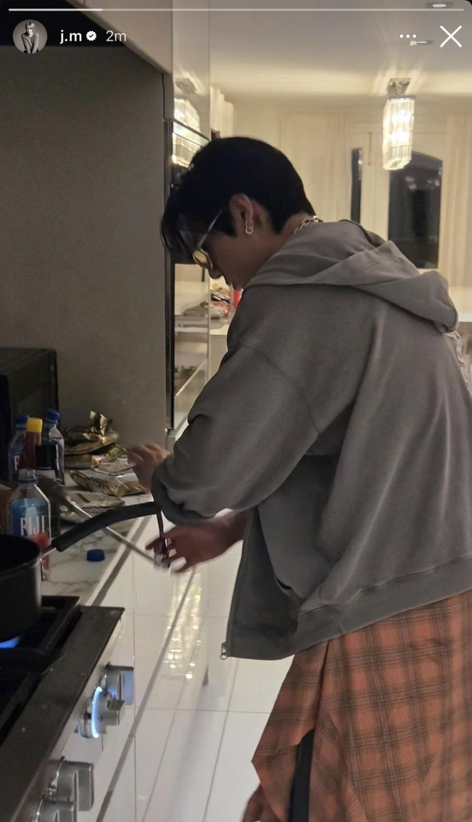 koovarbie's tweet photo. Jungkook via. @/j.m instagram story! https://t.co/ptrgtKwvyU