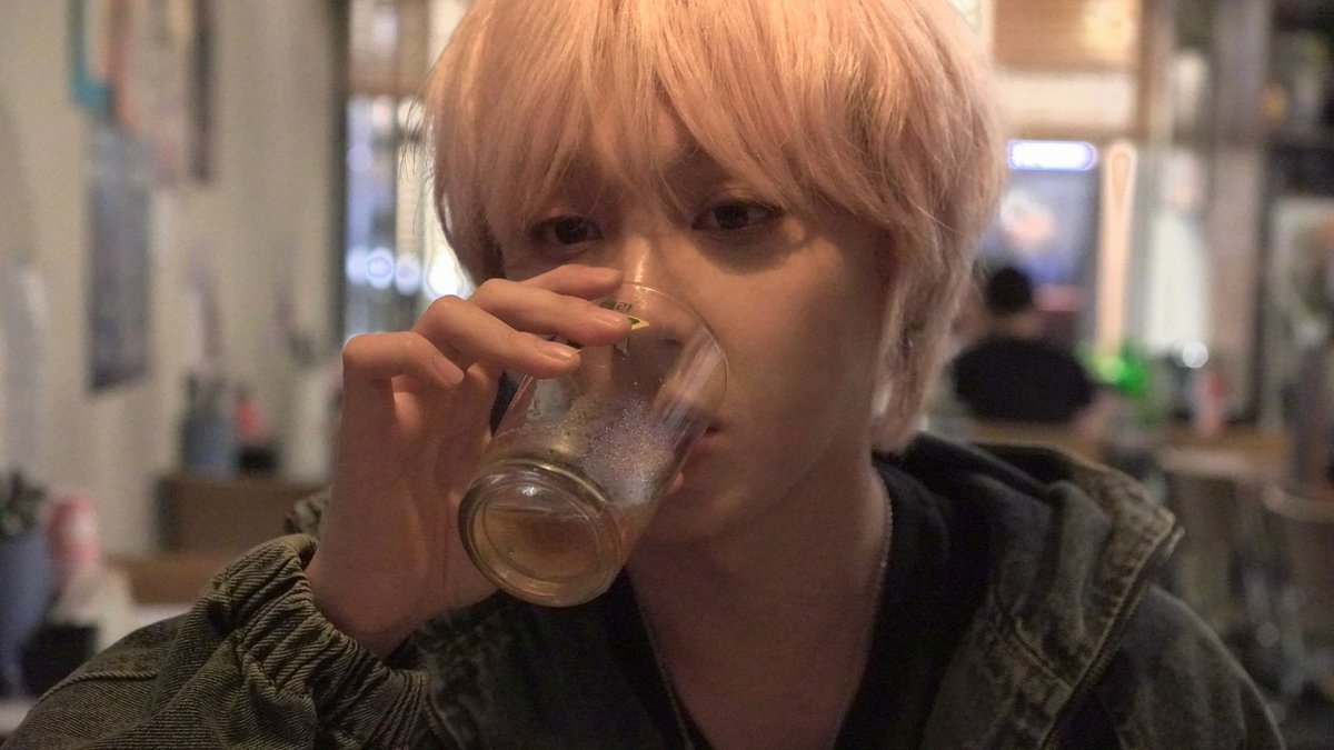 BUNONG_WE's tweet photo. 뭐지?  기욱이가..컸다? https://t.co/BfaSmyByth