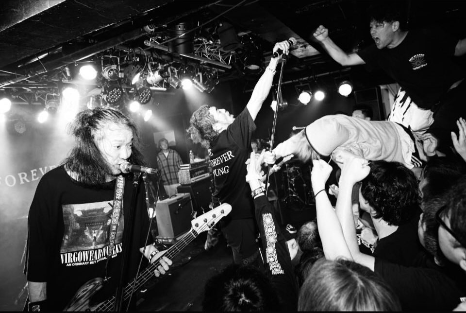 xxsuponzibobxx's tweet photo. フライヤー？ポスター？に映るの初めてで嬉過、去年12月の久留米のライブ、ビヨで前歯折った。 https://t.co/40kLBwc1oO
