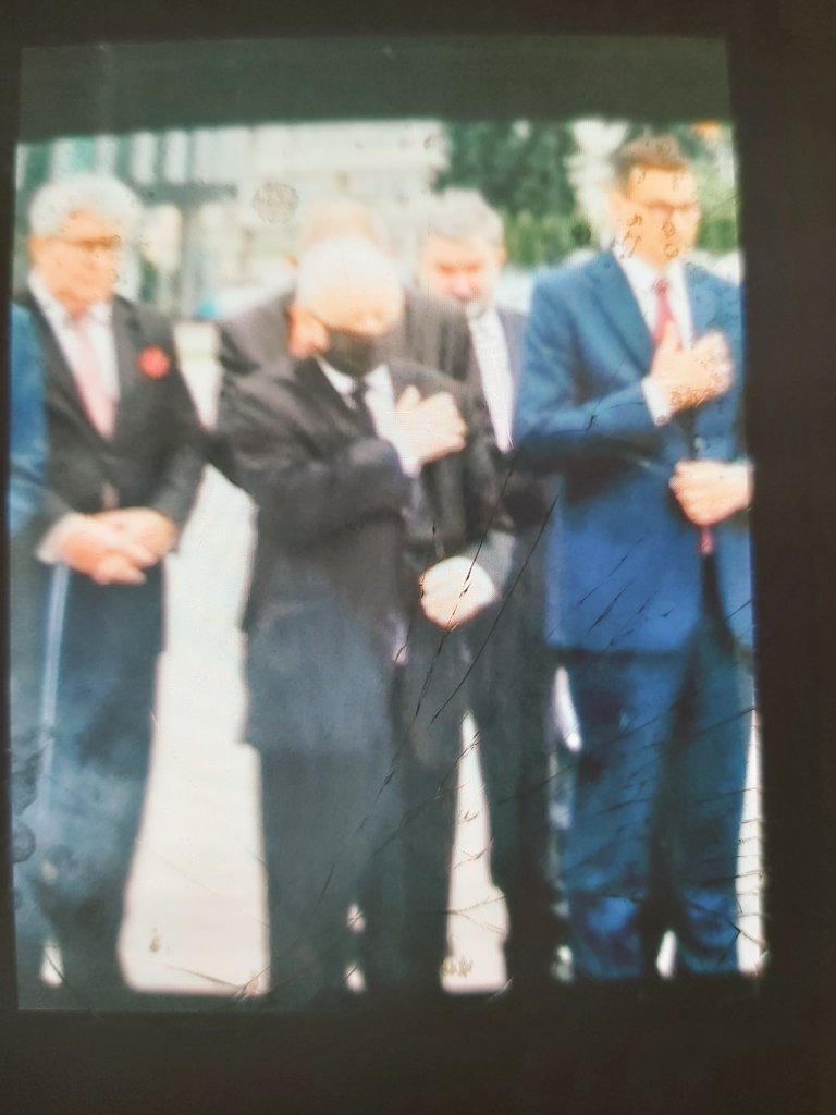 Barywitold's tweet photo. @zbig323 PiSoskie TŁUSTE koty kłamcy. Kłamcy. Pomioty 👹 https://t.co/lWMnYPvqJZ
