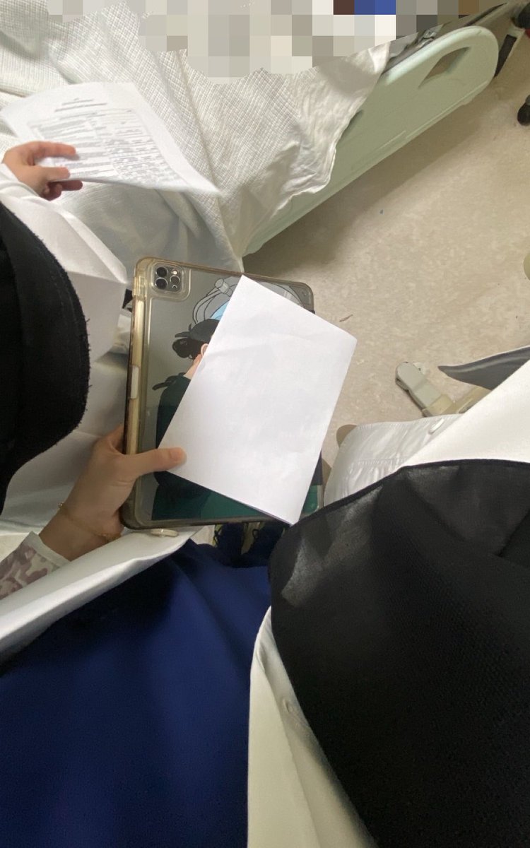 plhm_'s tweet photo. معليش الله يسعدك ما اقدر انقلع لازم اخذ history https://t.co/tB9kHTTedr