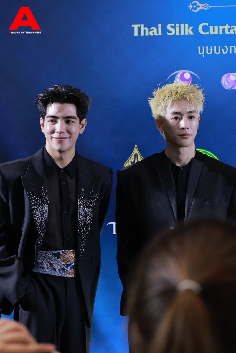 around_ent's tweet photo. “ไปป์ - นิว - พีเจ - เลออน” ร่วมเดิน Black Carpet ในงานประกาศรางวัล “Y Entertain Awards 2026”

YENT2026 X GELBOYS 
#YEntertainAwards2026xGELBOYS
#PIDEmonthapoom #NEWCHAYAPAK 
#PJmahidol #LEONBROCCO
#YentertainAwards2026 https://t.co/6IqcBSVQMI