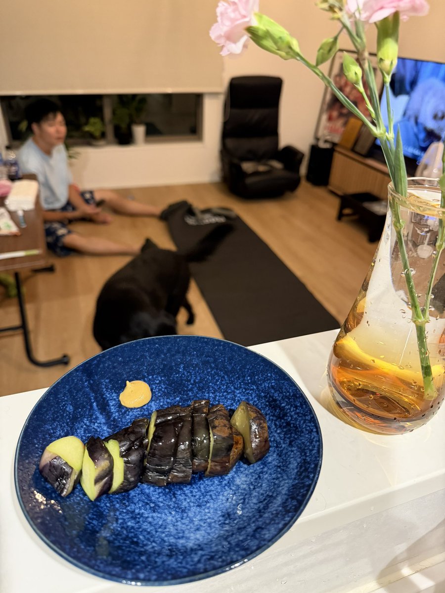_kmps's tweet photo. 推し活(菊池涼介)❤️❤️❤️
夫は付き添い、ノンアルᖰ• ·̭ •̥ ᖳ

茄子の一本漬物🍆🍆
二日目の方が美味しかったyo https://t.co/q6TOKTpAbb