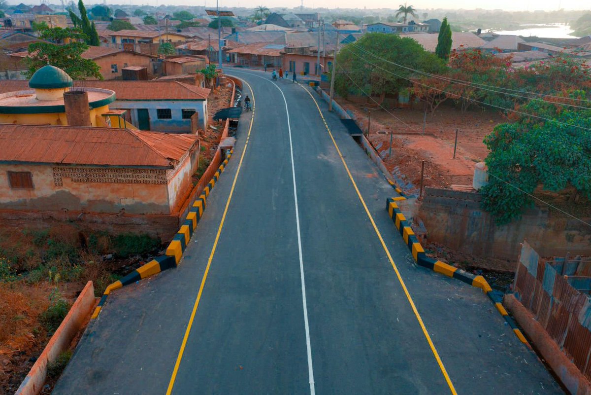 crown_girlie's tweet photo. Governor Uba Sani has commissioned several key road projects, including the Zango Road to Asibitin Yara and other vital routes in Panteka, Kaduna.

Today's event underscores the administration's continued dedication to expanding road infrastructure, boosting connectivity, easing traffic, and improving residents' quality of life across the state.

Since assuming office, Governor Uba Sani’s administration has initiated the construction of 160 new roads totalling 1,355 km, with a strong focus on rural communities and urban poor areas.
#WorkingForKaduna