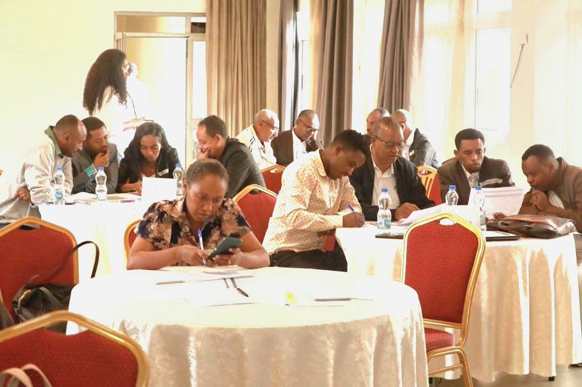 EPHIEthiopia's tweet photo. የክልሎችን የጤና ደህንነት አቅም ለማጠናከር የአመራርና የፕሮግራም አስተዳደር ስልጠና ተሰጠ
EPHI Conducts PMEP Training to Strengthen Regional Health Security Capacity
https://t.co/GDRmuS6j1Jየክልሎችን-የጤና-ደህንነት-አቅም-ለማጠና/
https://t.co/3F1Q51mbRG https://t.co/XsLzw8rJTv