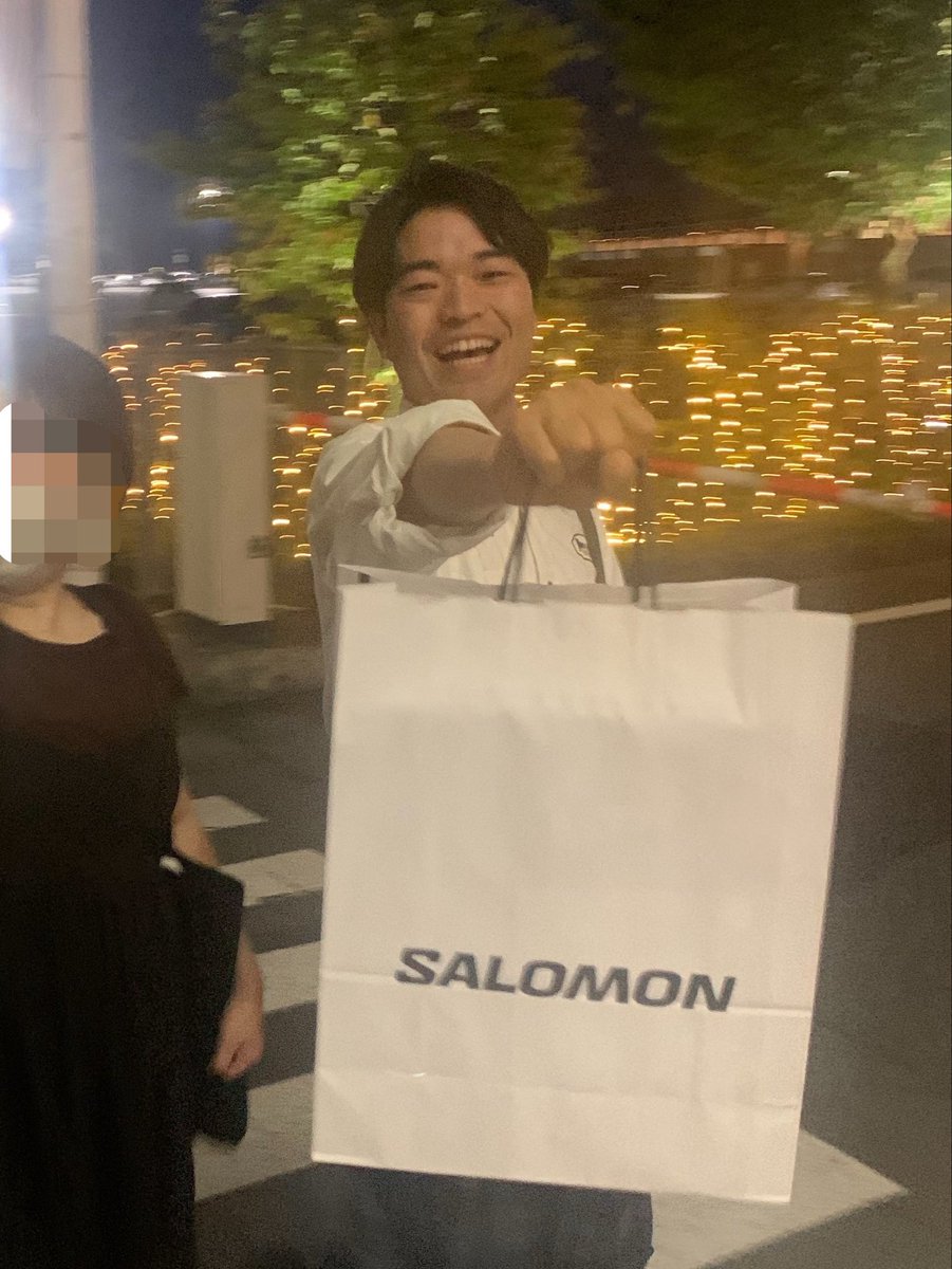 daidaidaichi_'s tweet photo. これはアウトレットで新しい靴をゲットしてご満悦の俺。
おしゃれしてお出かけしてたくさん写真撮りたい。 https://t.co/NdGvbGMqxt