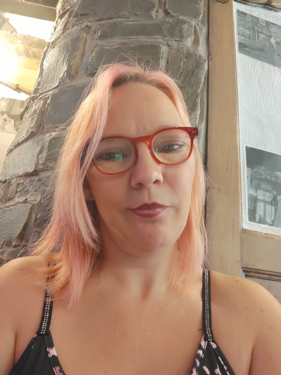 Angelsand2026's tweet photo. Bonjours a tous 
Vous qui me suivez partout sur les réseaux

Je viens vous informé que mes compte Facebook et Instagram on tous été bloquer définitivement

Ne pouvant plus en créer un 
Je posterais que ici et sur mon autre compte Tweet 

N'hésitez pas a partager un max merci https://t.co/DmjVEHlqlc