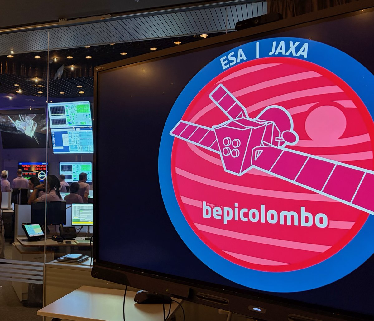esaoperations's tweet photo. The #BepiColombo Mission Control Team is now checking the final telemetry received from the spacecraft during execution of MTM separation. ☑️

@ESA @JAXA @BepiColombo @ISAS_JAXA_EN #Mercury https://t.co/38d8oQZY0p