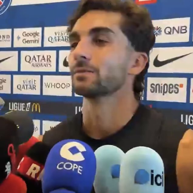 iBleFoot's tweet photo. 🚨🇪🇸 Ferran Torres sur son arrivée au PSG :

🗣️ « C’est un pas en avant dans ma carrière. Je suis très fier. La concurrence élève le niveau de l’équipe. Luis Enrique a été mon père footballistique et m’a toujours donné de précieux conseils. » ❤️💙

🎙️ Zone Mixte https://t.co/2IA52Yohnu