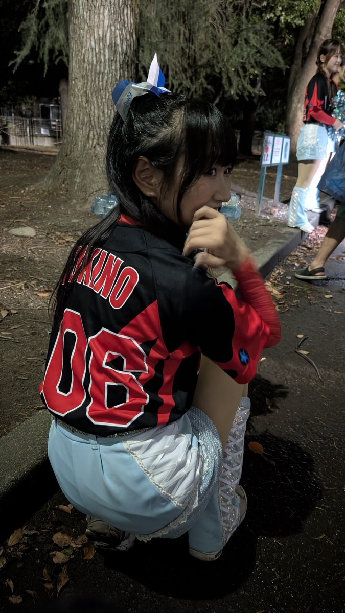maehajichan's tweet photo. 今季最後になりそうな熊谷での埼玉武蔵ヒートベアーズの試合を観てきました。というのも6日の日曜日にも予定されていますが、大雨の予報で中止になりそうだからです。いつも気にかけていただいているスタジアムDJの石山さんや、チアのYUKINOさんや今季で引退を決めている上田選手とパチリできました。 https://t.co/ZweQJ4JlRq