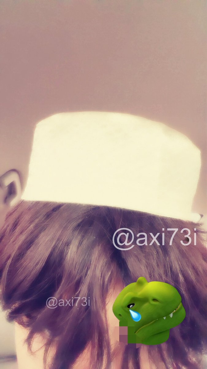 axi73i's tweet photo. لا واهنيك يا ريش العين مرتاح 
وانا سهير العين ما ذقت راحه 

أسهر و دمعي فوق الأوجان سفاح 
مثل الفطيم اللي تكاثر صياحه https://t.co/gLladsbM9T