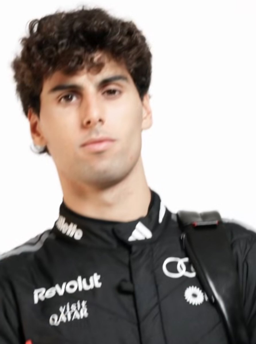 Ocean_Jokerr's tweet photo. Muito bom que na maioria das propagandas com os patrocinadores o Nico sempre vai ta com aquele sorriso classico de tio, e o Bortoleto sempre vai ta moggando o camera man por algum motivo KKKKK https://t.co/smEUGGG8Ts