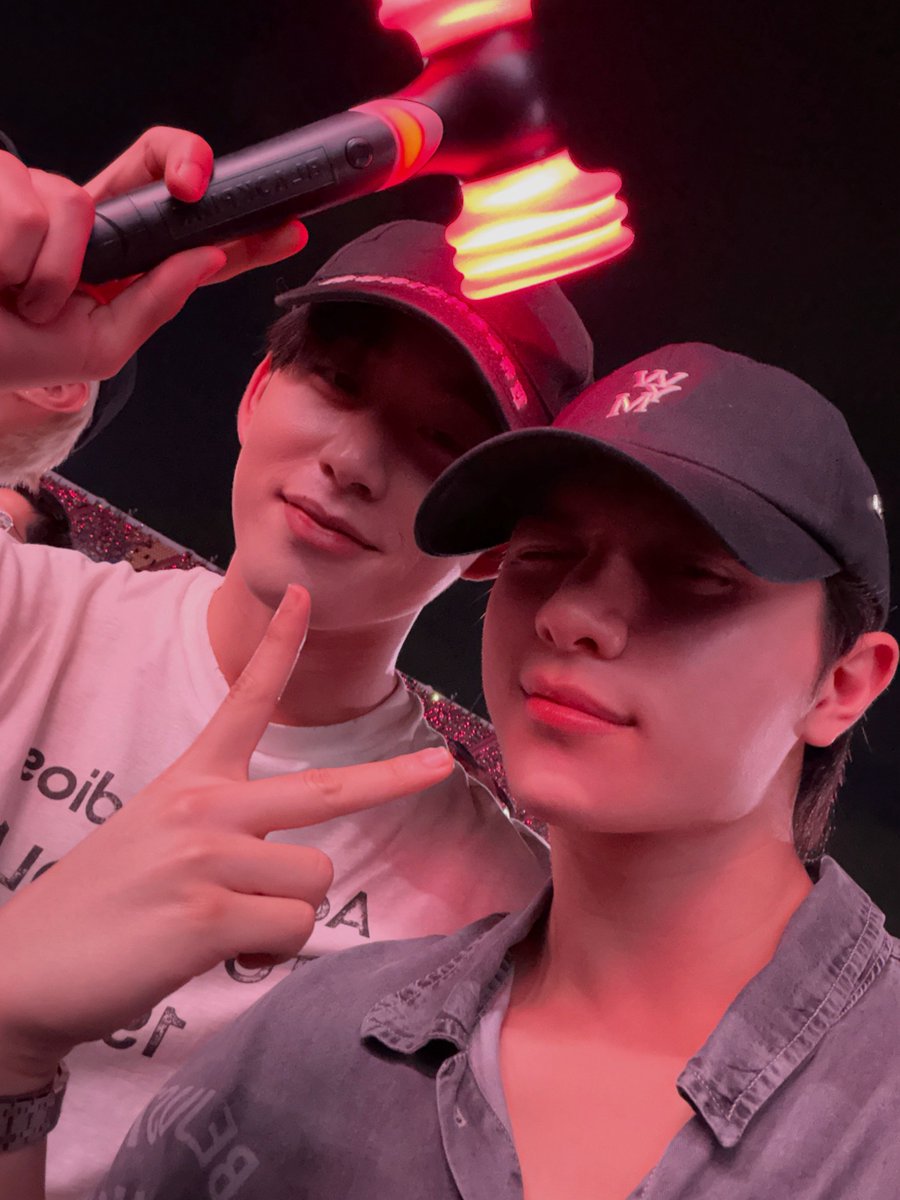 4LICI4_WE's tweet photo. williamest concert date agenda continues
williamest and their quality time tgt 
williamest always make time for each other 
williamest enjoy each other company 

they are the best thing that happen✨ 

😭😭😭😭😭😭 https://t.co/XBnXw4LCf6 https://t.co/AqdJxhtm17