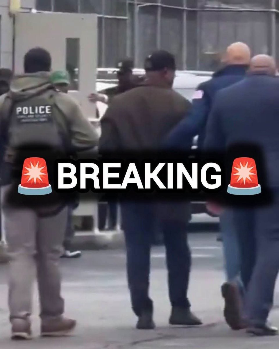 Emmaiid11's tweet photo. 🚨BREAKING: The Mayor of Newark, New Jersey is under ARREST for interfering with ICE's Deportation operation after he was caught trespassing. https://t.co/rgkmd8mlEk