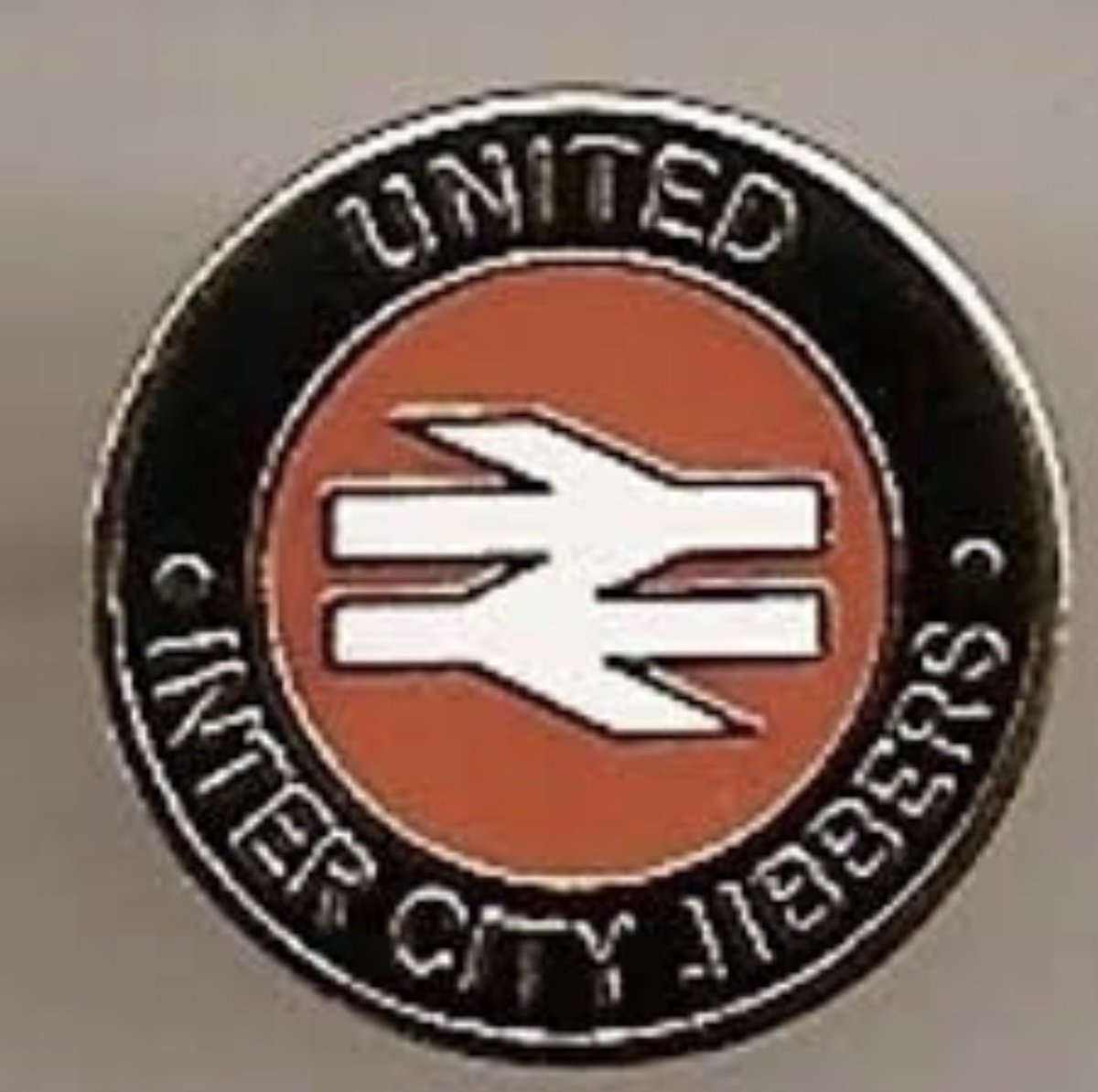 LesterSpiggott's tweet photo. @1967DAM @NormalIslandNws Manchester United’s Inter City Jibbers have never said they disagree (apart from disagreeing to pay for their full rail journeys) #ICJ #MUFC to pay is to fail 🟥⬜️⬛️👊🏼 https://t.co/nVNevFxUbI