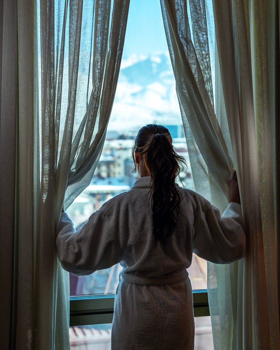 EliteWorldHotel's tweet photo. Van’ın büyüleyici doğası sonbaharın renkleri ve romantik ruhuyla bambaşka bir atmosfere dönüşüyor.
Doğu tatilinizi zarafetle geçirmek için Elite World Van’da yerinizi ayırtın.

0432 484 11 11 https://t.co/1uwPGoJPjT