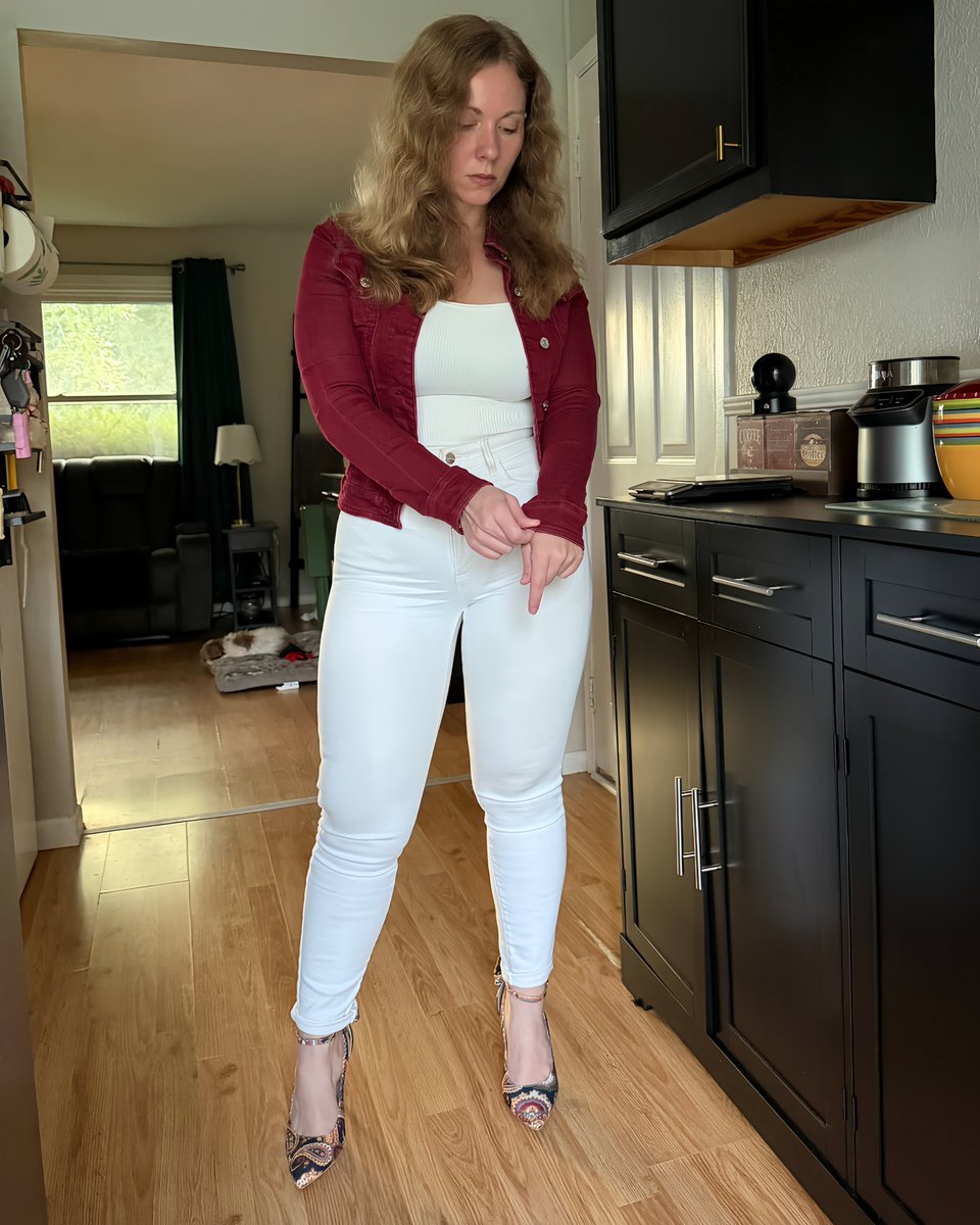 Kassie_ge's tweet photo. Be honest…does the jacket make the outfit, or are the shoes doing all the work? 👀
#WorkwearStyle #OfficeOutfit #BurgundyStyle #NeutralOutfit #PatternedHeels #BusinessCasual #MidwestCreator https://t.co/KfaA9l9Z8U
