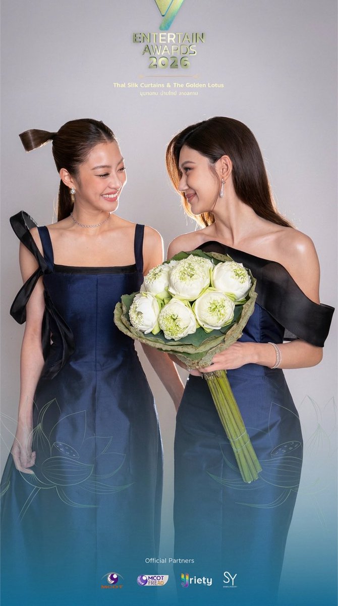 Soledad_blu's tweet photo. @Yriety Ellas son la verdadera definición de Amor 🥰 

LENAMIU AT Y ENT AWARDS
#YEntertainAwardsxLenaMiu
#LenaMiu https://t.co/KbrwOFTEi0