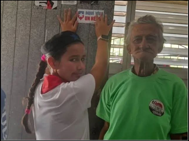 PerlavisionTV's tweet photo. #TenemosMemoria 🔴⚫️ -  Tributo joven en #Cienfuegos a los héroes y mártires del levantamiento popular del 5 de septiembre de 1957 https://t.co/IKK663FMMj #SeptiembreEnLaMemoria #100fuegosVibra https://t.co/k3RHofndRK