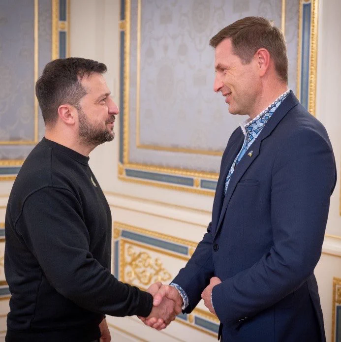International Cyber Digest on X: "❗️ Estonia's defense minister got scammed by Indians for €70 million. He is now resigning over an ammunition deal with a firm that had never made an