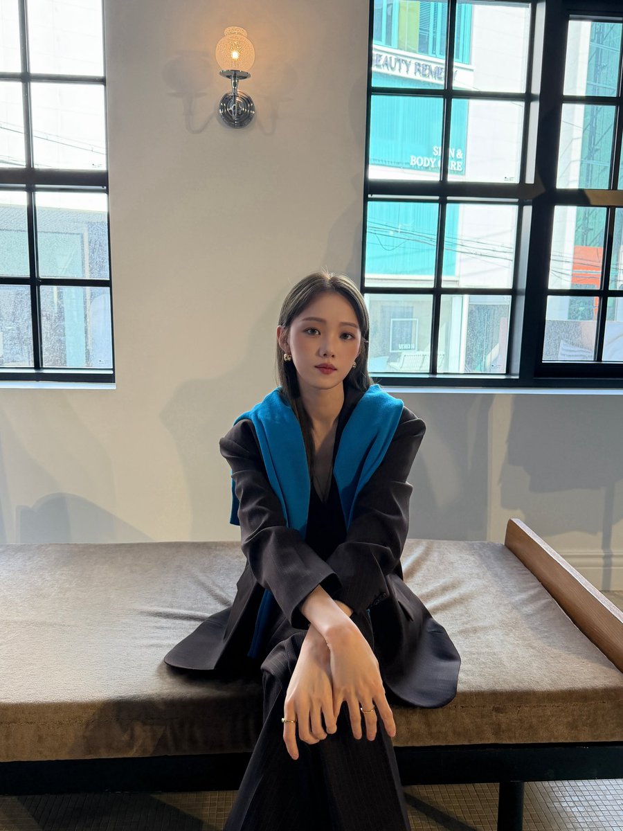 soda__b's tweet photo. 260903 #이성경 인스타

파리가 너무 그리워짐🤎💙

# 광고
# SandroParis
# SandroFW26 https://t.co/fZhVkaXcf1