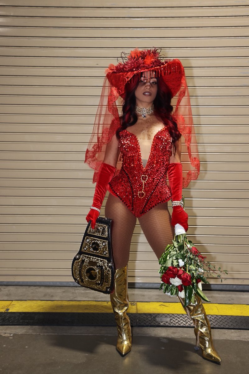 MercedesVarnado's tweet photo. Consider this your RSVP to the Moné Era. 💌💰 https://t.co/2nspZ1aQHR