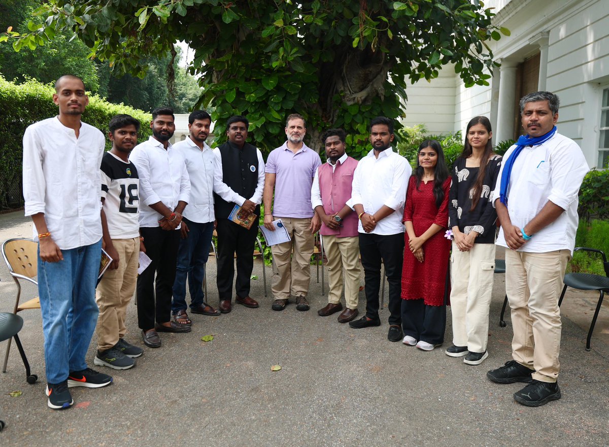 aiobcsa's tweet photo. PRESS NOTE

AIOBCSA Meets LoP Shri Rahul Gandhi Ji on OBC and Social Justice Issues. Thanked him for raising voice against  injustice happening to OBCs in the on going Census 2027. 

We thank LoP Shri @RahulGandhi Ji for listening to us on various important OBC and Social Justice issues, including the demand for a comprehensive and scientifically accurate Caste Census, adequate representation of OBCs, educational equality, and the empowerment of OBC students. The delegation is led by AIOBCSA National President Dr. G. Kiran Kumar. AIOBCSA NEC team from JNU, DU, HCU - Deepa Kumari, Rakesh Datta, Pinky, Shashikant, Rakesh Kumar, Jayanth Yadav, Rajani were part of the delegation. 

A delegation of the All India OBC Students Association (AIOBCSA) met Shri Rahul Gandhi Ji and submitted the Hyderabad Declaration, adopted at the 7th National Convention of AIOBCSA held on 7 August 2026 at the University of Hyderabad.

The Hyderabad Declaration presents a comprehensive charter for the educational, social and constitutional empowerment of OBC students and other marginalised communities. It includes demands relating to Caste Census, proportionate representation, reservations, scholarships and fellowships, social welfare hostels, filling of backlog vacancies, social justice in higher education, and stronger institutional safeguards for marginalised students.

The delegation also represented the OBC Creamy Layer income-test issue, which is causing serious injustice and uncertainty for OBC students and job aspirants. In light of the Supreme Court’s judgment dated 11 March 2026 in Union of India v. Rohith Nathan, we urge you to raise this issue strongly in Parliament and press the Union Government to implement the judgment in its true spirit, ensure that parental salary is not improperly used to deny OBC Non-Creamy Layer status, and protect the opportunities of thousands of deserving OBC aspirants who are being affected by the continued delay and administrative ambiguity.

During the meeting, the delegation requested Shri Rahul Gandhi Ji to take up these issues in Parliament and before the Union Government and to support the democratic struggle for equality, representation and social justice.

We deeply appreciate Shri Rahul Gandhi Ji for giving us his valuable time and patiently listening to the concerns and aspirations of OBC students and youth.

Educate. Empower. Elevate.
Unite and Struggle for Social Justice.

@INCIndia @INCOBCDept 
@DrJaihind @suraj_yadav2005 @gowdkiran