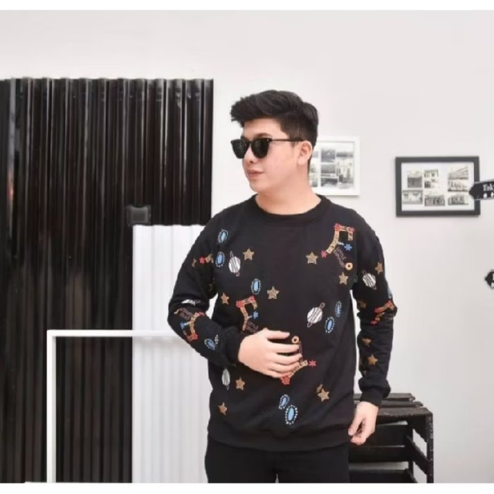 HeyAzzalea's tweet photo. Nemu sweater ala-ala Korea ini langsung kepikiran mau couple-an. Padahal jomblo. 😭☝

https://t.co/xzrCbgbkib https://t.co/35Fddakndb