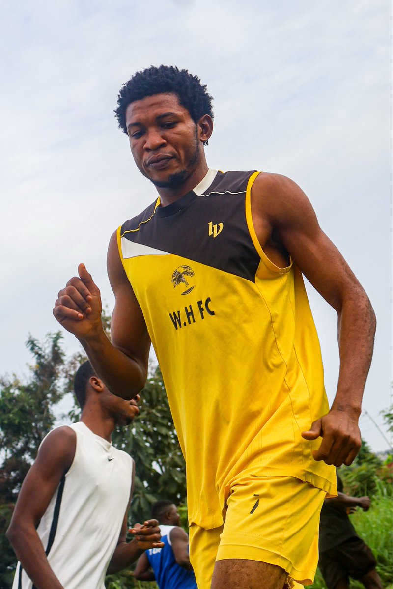 THEDCMOTION's tweet photo. Training moment
Shot by : @THEDCMOTION 📸
#sportphotography #moments #grassroot #sodaabfc #football https://t.co/MqoiGRcGQ1