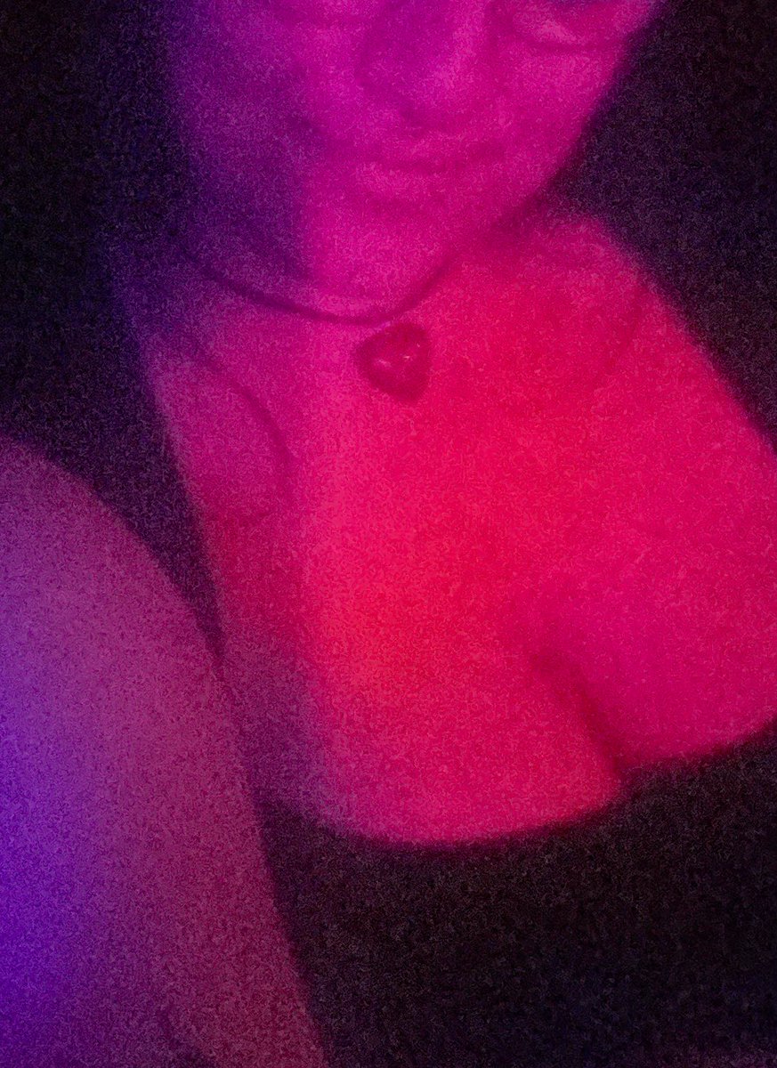 Lilsatan20278's tweet photo. I need like at least 7 in of dick, good girth, a man that’s aggressively gentle. A soft dom if you will. 7 joints and a bong, and like 7 different takeout bags. 

RN!! 💥💥 https://t.co/gCIAnz9Q9i
