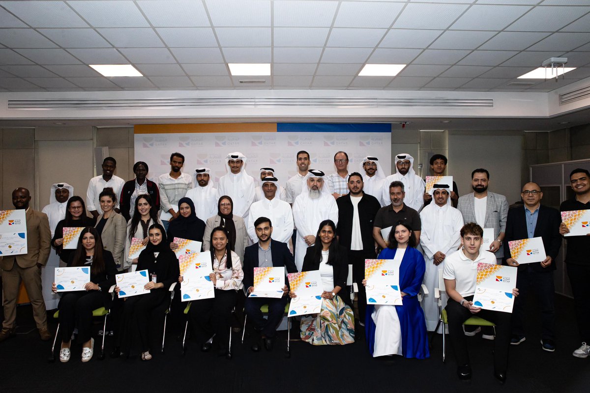 MohdQar's tweet photo. سعيد بإتمام دورة «الاتصالات الرقمية في التسويق الرياضي»، التي قدمتها أ.د. داليا عبدالرحمن فراج، الخبير الأكاديمي في الأكاديمية الأولمبية القطرية.

تجربة مميزة وثرية بالمعلومات والخبرات، أضافت لي الكثير ووسّعت رؤيتي في مجال التسويق والاتصال الرقمي الرياضي، وسأسعى إلى توظيف ما اكتسبته منها في مسيرتي الرياضية والإعلامية.

كل الشكر والتقدير للأستاذ خليل الجابر، مدير المركز، والدكتور خالد القحطاني، وكافة طاقم عمل الأكاديمية على حسن التنظيم والجهود المميزة، وللدكتورة داليا على ما قدمته من محتوى قيّم ومثمر.

خطوة جديدة في رحلة التعلم والتطوير المستمر. 🎓⚽️