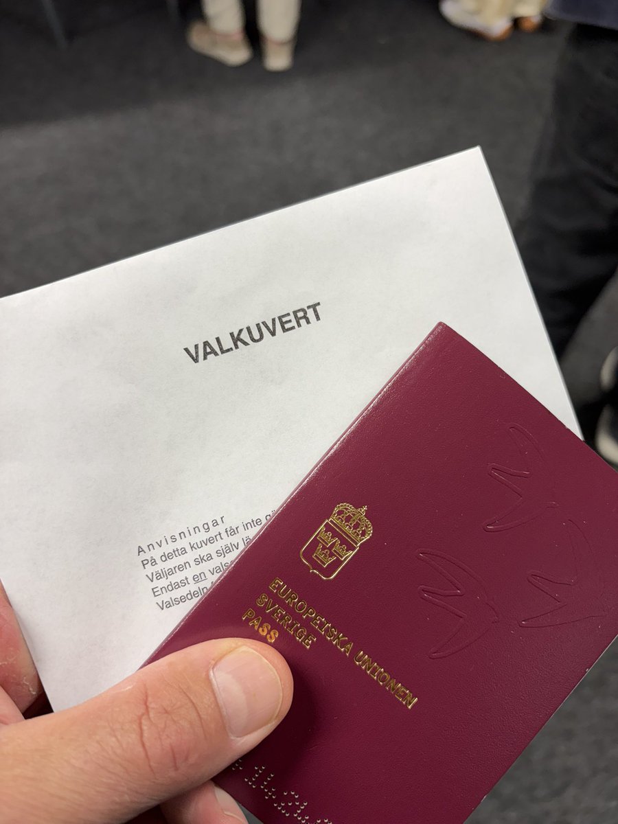 cahlberg's tweet photo. Thrilled to vote for @moderaterna in the Swedish election today. What they’ve accomplished in Defense, Finance, Fighting crime, and raising the general world wide view of Sweden is remarkable. https://t.co/gcoDWNWTNY