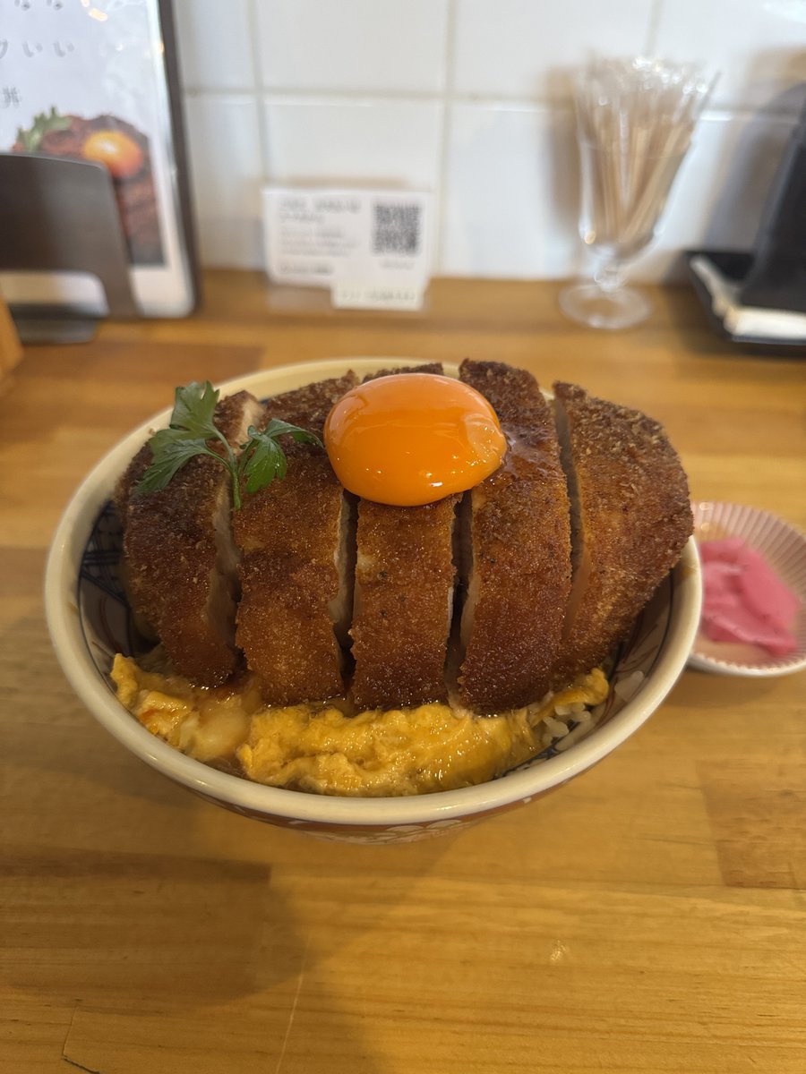 tu_ru_25's tweet photo. 人生で一番美味いカツ丼やった！
#カツ丼 #七福 #日常垢 https://t.co/vgpfhGT3PT