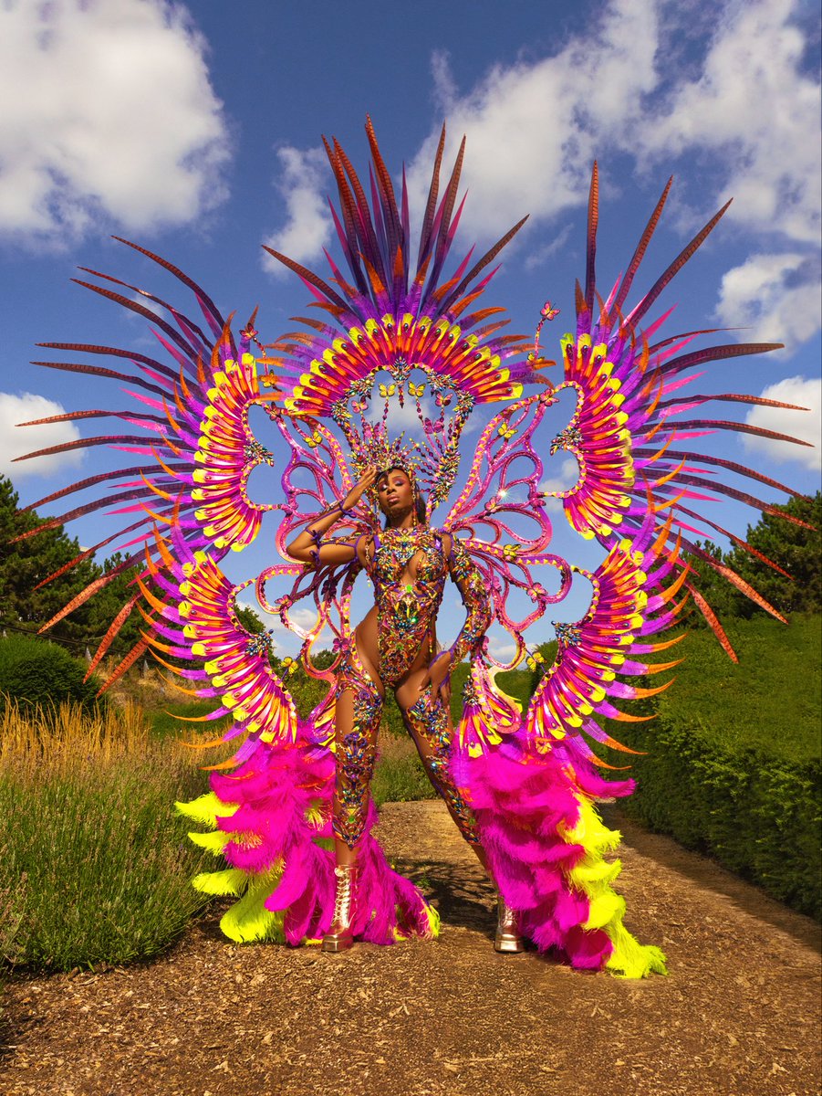 RiannaNaomi's tweet photo. ＰＡＲＡＤＩＳＥ 🦋

Notting Hill Carnival 2026 https://t.co/XLBLgKELKV