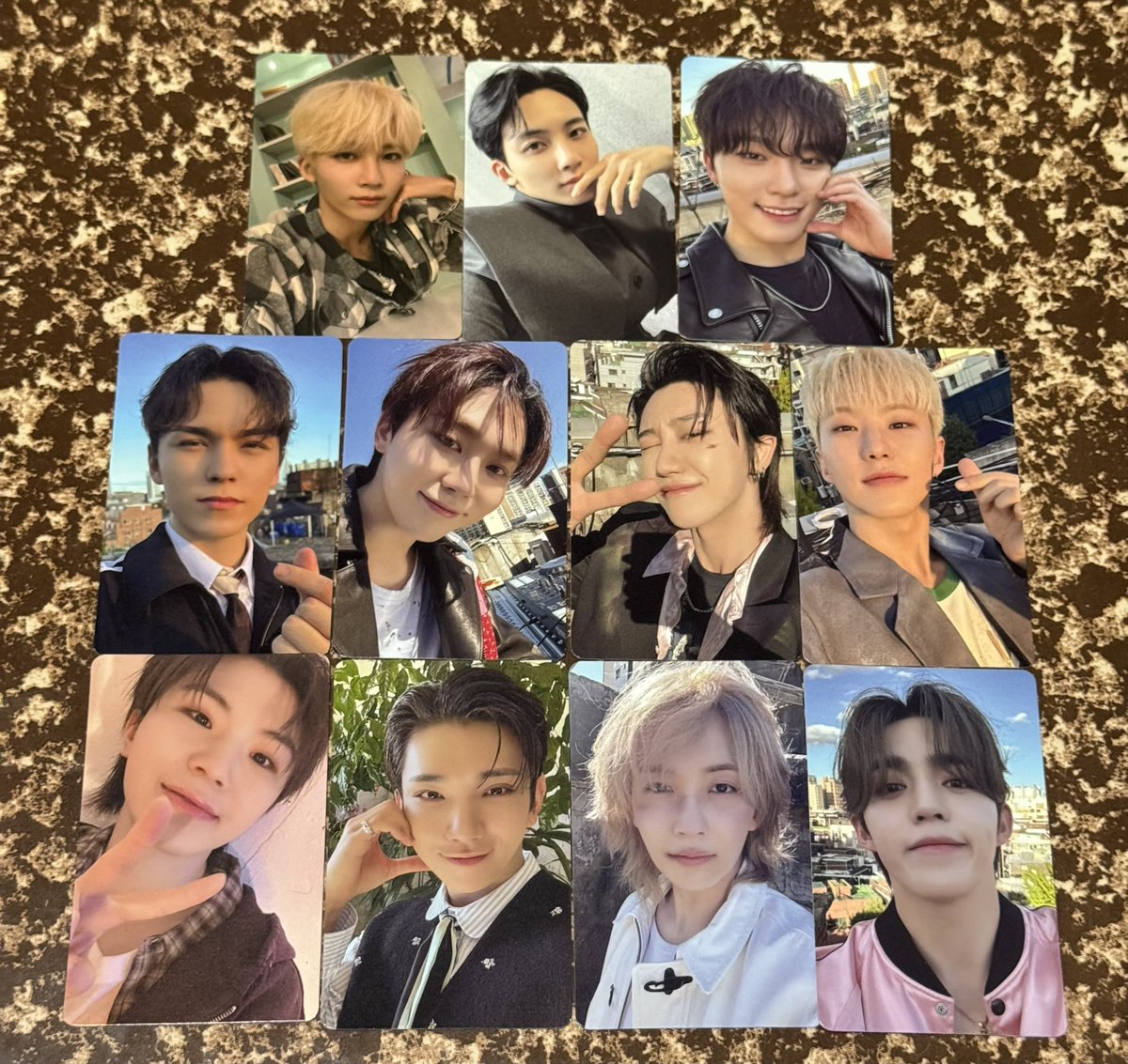 TY1001kono's tweet photo. wts ph 

seventeen 10th carat memship pcs
₱80 ea 

svt membership lfb scoups jeonghan joshua woozi hoshi the8 seungkwan vernon dino face the sun attacca control version kit photocards https://t.co/sDRQfWjJxH