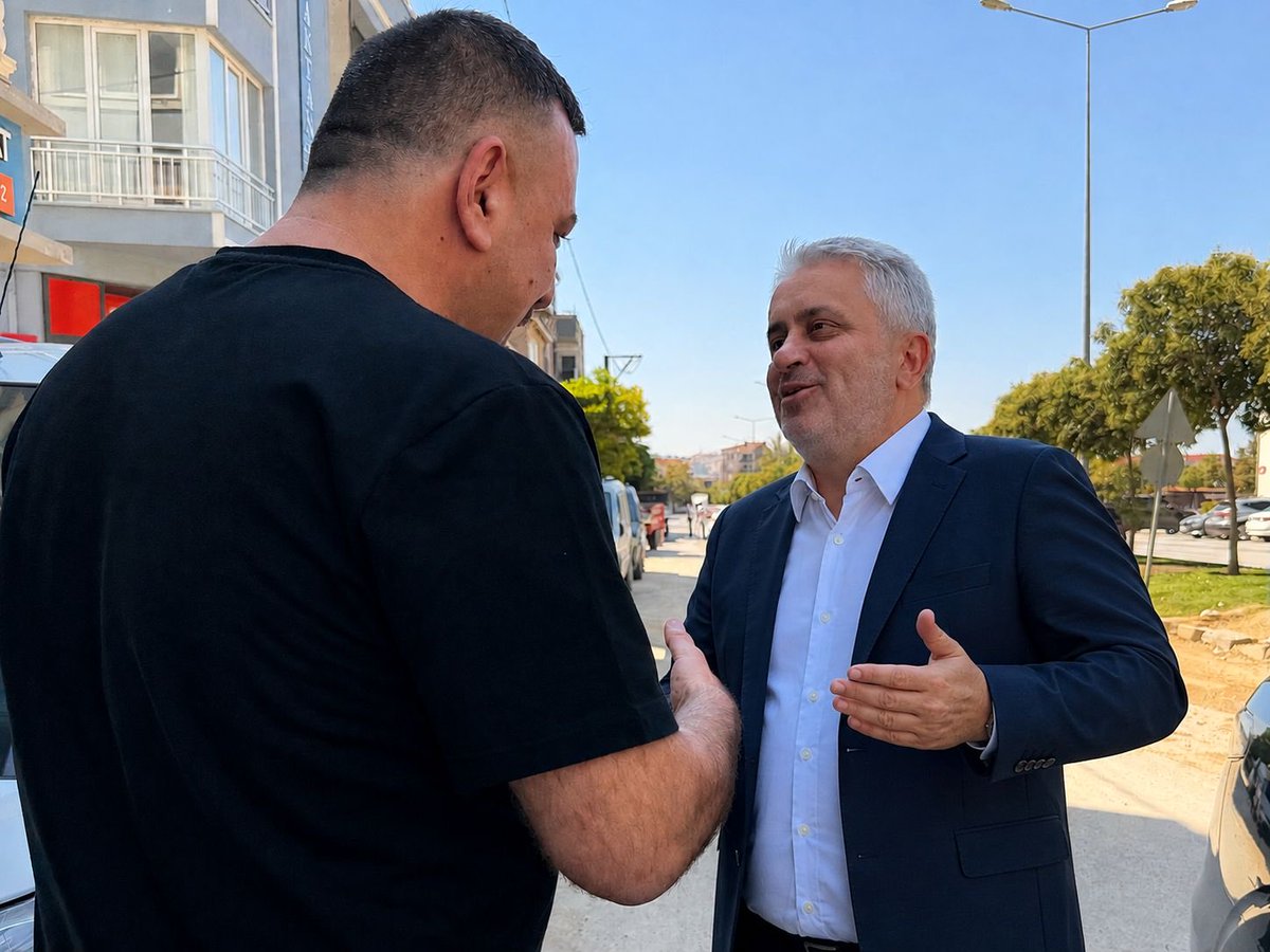 ayhan_salman's tweet photo. Gemlik’imizde faaliyet gösteren Bab-ı Lezzet Lokantası ve Dizayn Elektrik’i ziyaret ederek, önceki dönem AK Parti Gemlik İlçe Yöneticilerimizden Sn. Ahmet Acar ve Sn. Yusuf Şahinoğlu ile bir araya geldik.

İlçemizin ticari hayatına emek veren, aynı zamanda teşkilatımıza da önemli hizmetlerde bulunmuş kıymetli dava kardeşlerimizle hasbihal ederek, çalışmalarımız ve Gemlik’imiz üzerine sohbet ettik.

Nazik misafirperverlikleri ve hoş sohbetleri için kendilerine teşekkür ediyor, işlerinde bereketli ve hayırlı kazançlar diliyorum.
