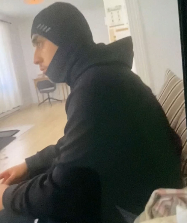 SPVQ_police's tweet photo. #SUSPECTÀIDENTIFIER | Nouvelle image d'un suspect à identifier dans un dossier de tentative de meurtre survenu le 8 février dernier, dans le secteur Duberger | Détails: https://t.co/NLyVOyDhla https://t.co/9dGYI0ZftE