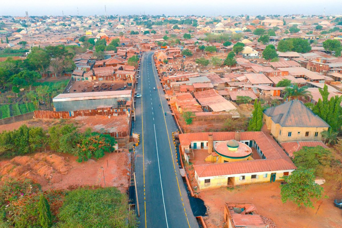Muslimarrh's tweet photo. Governor Uba Sani has commissioned several key road projects, including the Zango Road to Asibitin Yara and other vital routes in Panteka, Kaduna.

Today's event underscores the administration's continued dedication to expanding road infrastructure, boosting co
#WorkingForKaduna https://t.co/xNISeEoKdS
