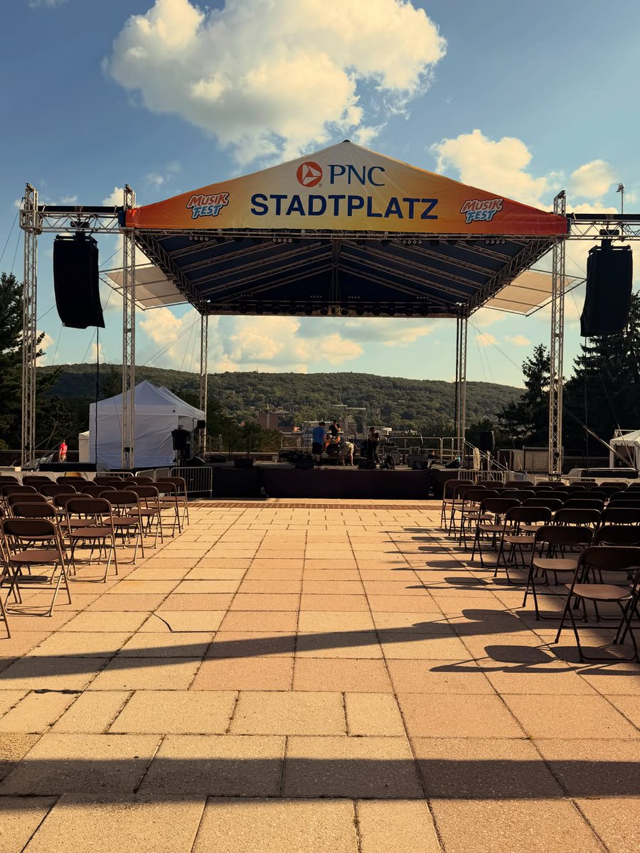 KamiKilty's tweet photo. Tonight’s office. Let’s go! @nickbergaminidrums @nickplaysmusic @boris_keys @joeydbass @musikfest https://t.co/Pd7YGgzN9y