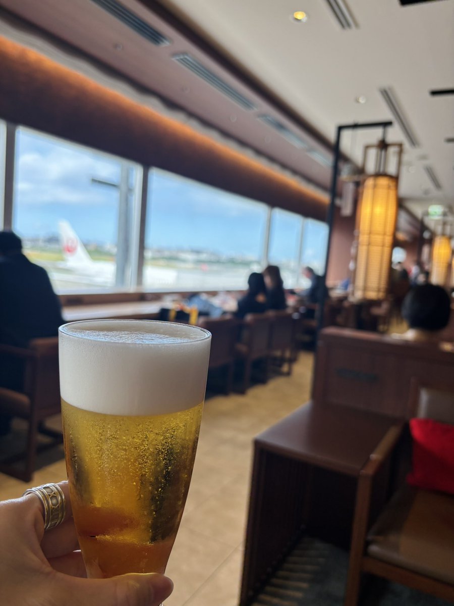 o_n_pu's tweet photo. 30年ぶりに下関へ。

初めましてのサクララウンジや、新幹線。総勢33人の法人……暑い中の墓参り。

楽しかった😂

もう2度と行くことはないつもりで参加した。行って良かった。 https://t.co/NcxUmNFvnk