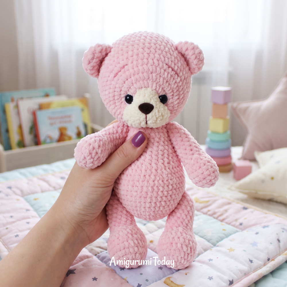 AmigurumiToday's tweet photo. FREE PATTERN ➡️ https://t.co/3UBoqVm31c
Create the ultimate snuggly amigurumi companion with this free Amigurumi Chenille Teddy Bear Crochet Pattern.
#amigurumitoday #amigurumi #crochet #freeamigurumipatterns #freecrochetpatterns #crafting #handmade #diy #crocheting https://t.co/AC1HCBXbLz