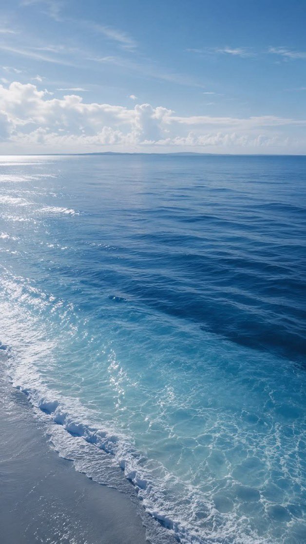 lunecrumbss's tweet photo. calm blue sea serenity 💙 https://t.co/4UyvjgvJRC