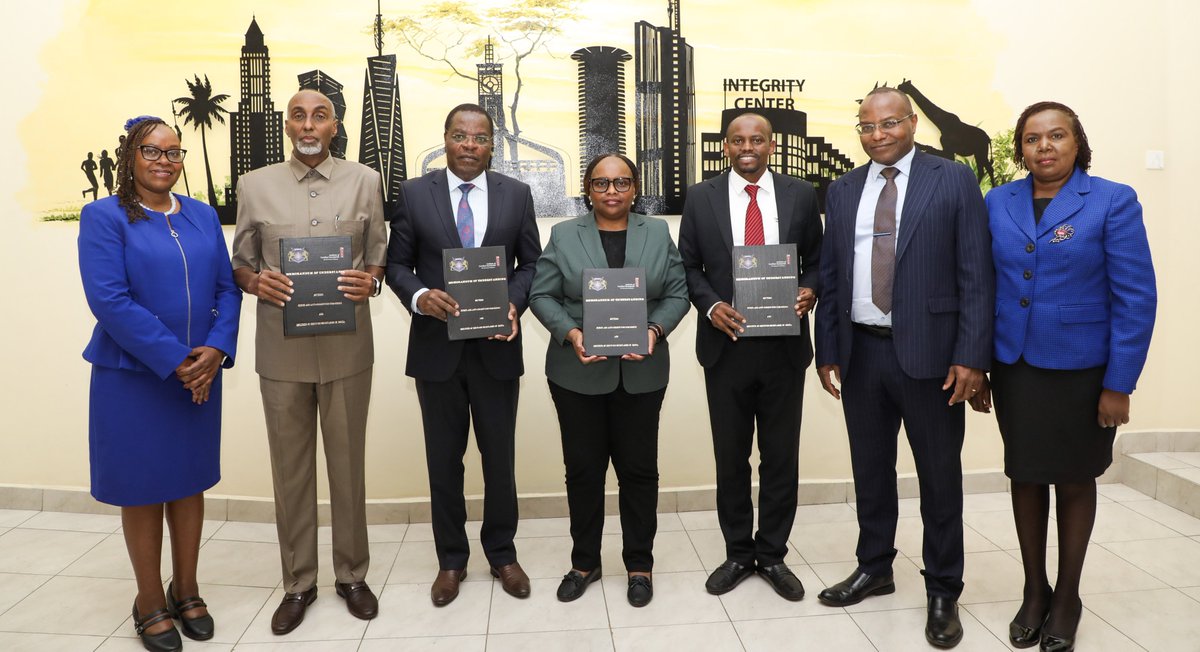 KaranjaJN's tweet photo. I am pleased to have witnessed the signing of an MoU between the @ICS_Kenya and the Ethics @EACCKenya, marking an important step in advancing ethics, integrity, accountability and good governance in Kenya.
#ICS_Kenya #EACC #Integrity #EthicalLeadership https://t.co/aZxPpq5w19
