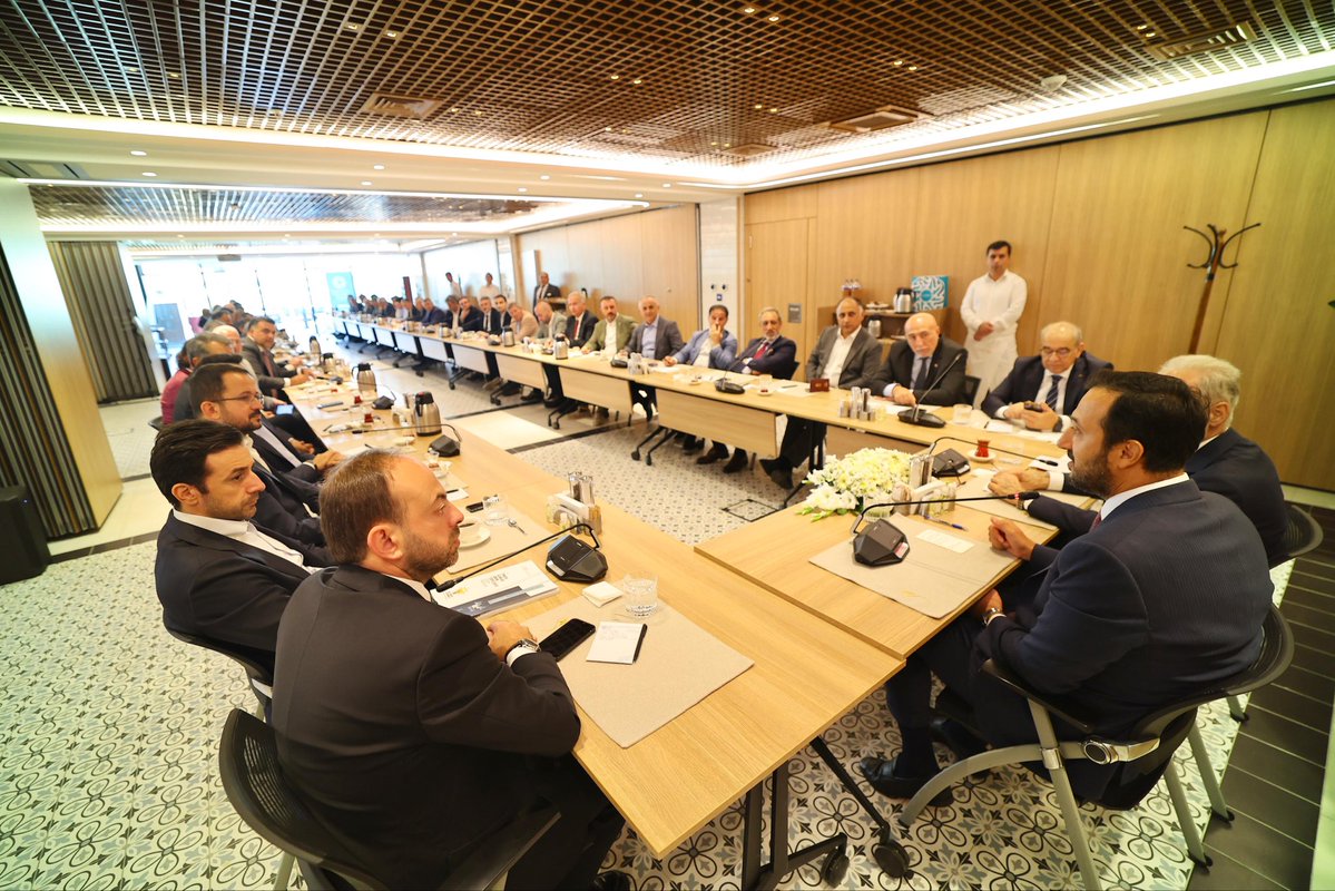 mehmettkucuk1's tweet photo. İl Başkanımız Sayın Abdullah Özdemir ile birlikte, İlçe Başkanlarımızla İstanbul Ticaret Odamızı ziyaret ettik.

İstanbul’un üretim, istihdam ve ticaret kapasitesini daha da ileri taşıyacak çalışmaları, iş dünyamızın beklentileri doğrultusunda değerlendirdik.

İTO Başkanımız Sayın @SekibAvdagic ve yönetimine misafirperverlikleri için teşekkür ediyorum.